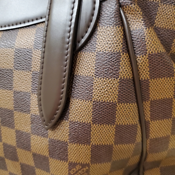 Louis Vuitton Vintage Purse - Picture 5 of 16
